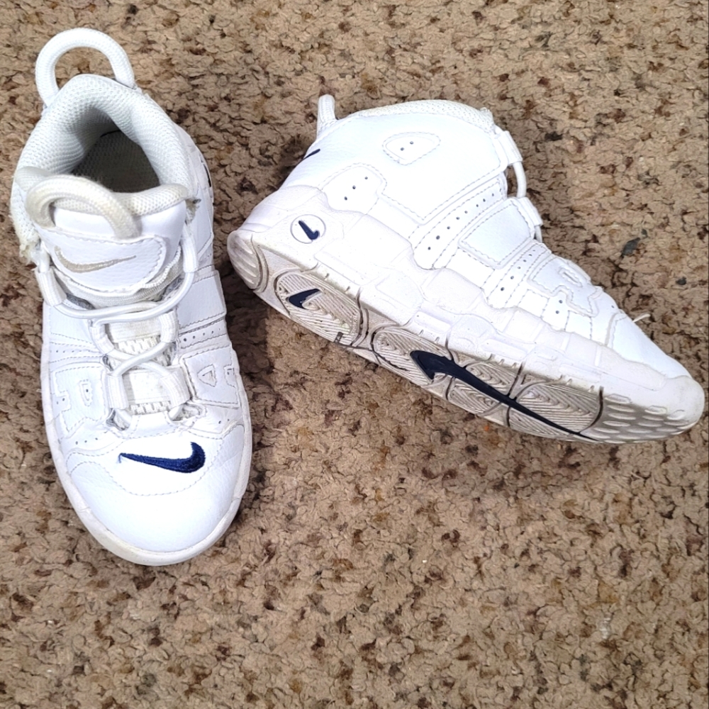 Boys Nike Air size 9c